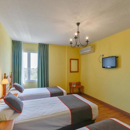 Hotel Mavi La Cabrera Bagian luar foto