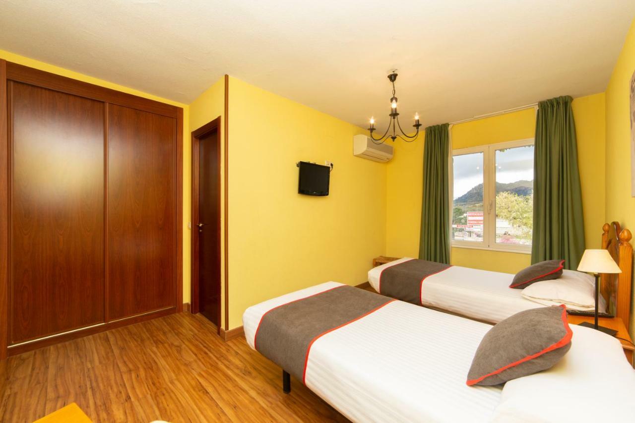 Hotel Mavi La Cabrera Bagian luar foto