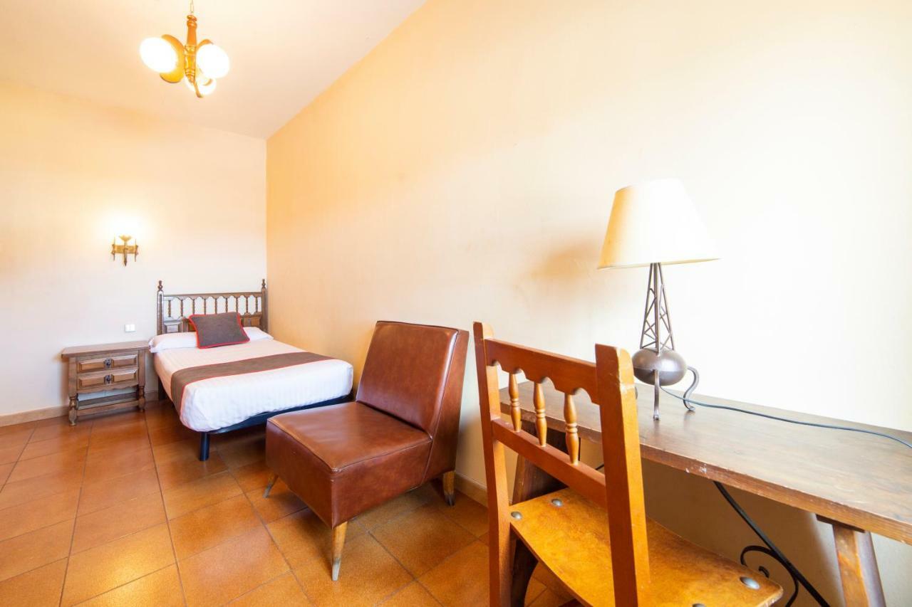 Hotel Mavi La Cabrera Bagian luar foto