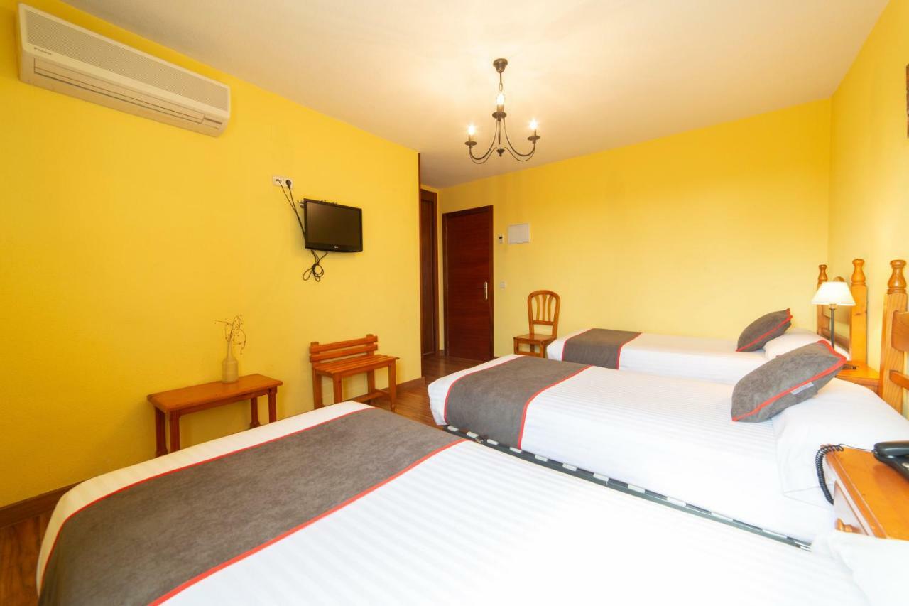 Hotel Mavi La Cabrera Bagian luar foto