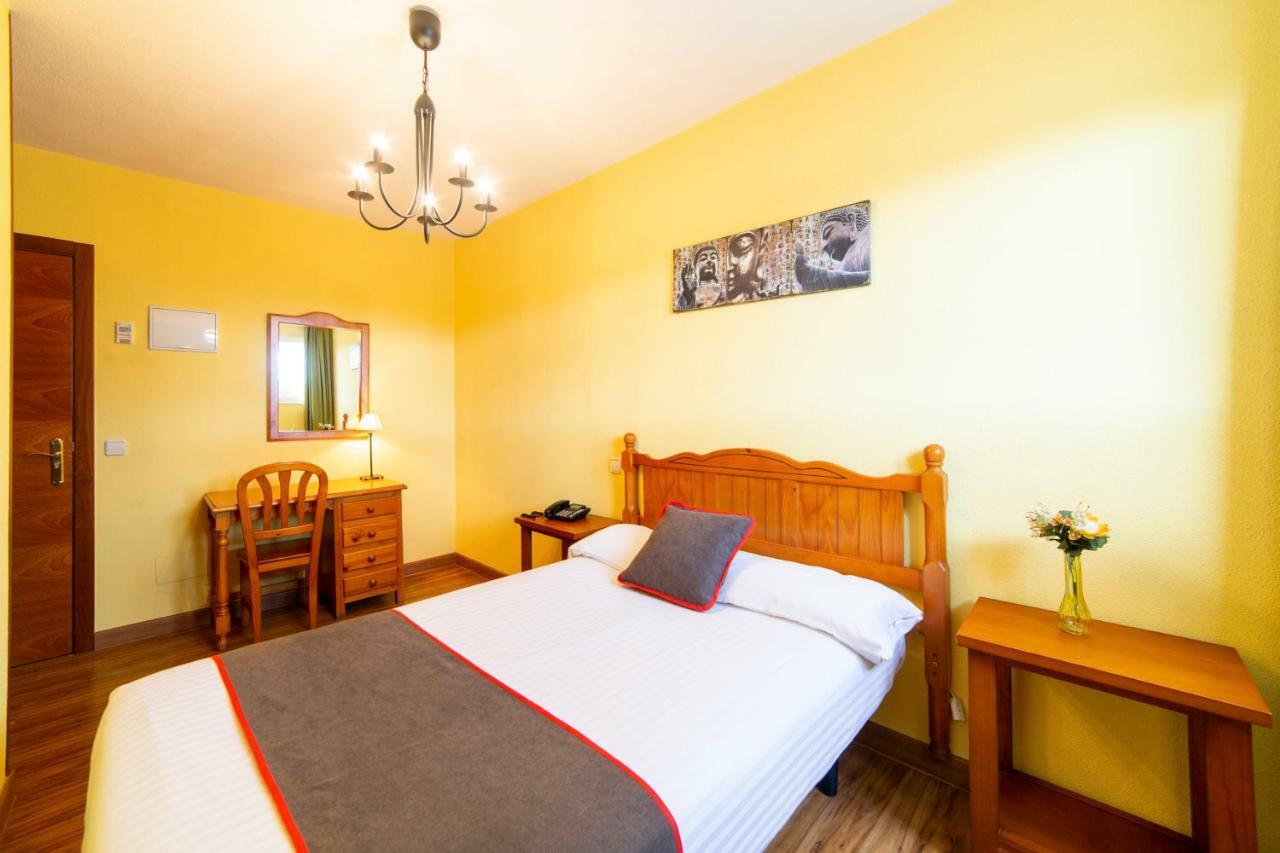 Hotel Mavi La Cabrera Bagian luar foto
