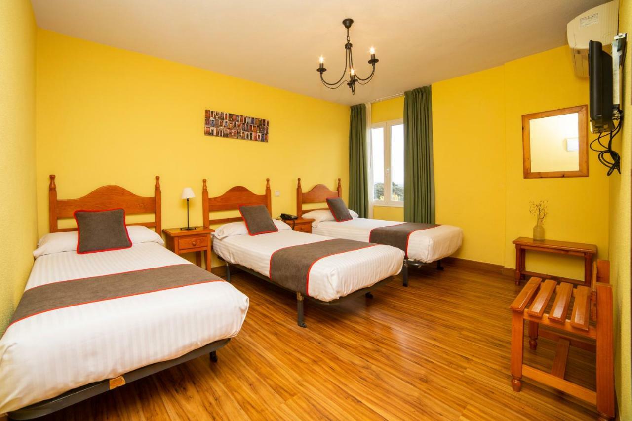 Hotel Mavi La Cabrera Bagian luar foto