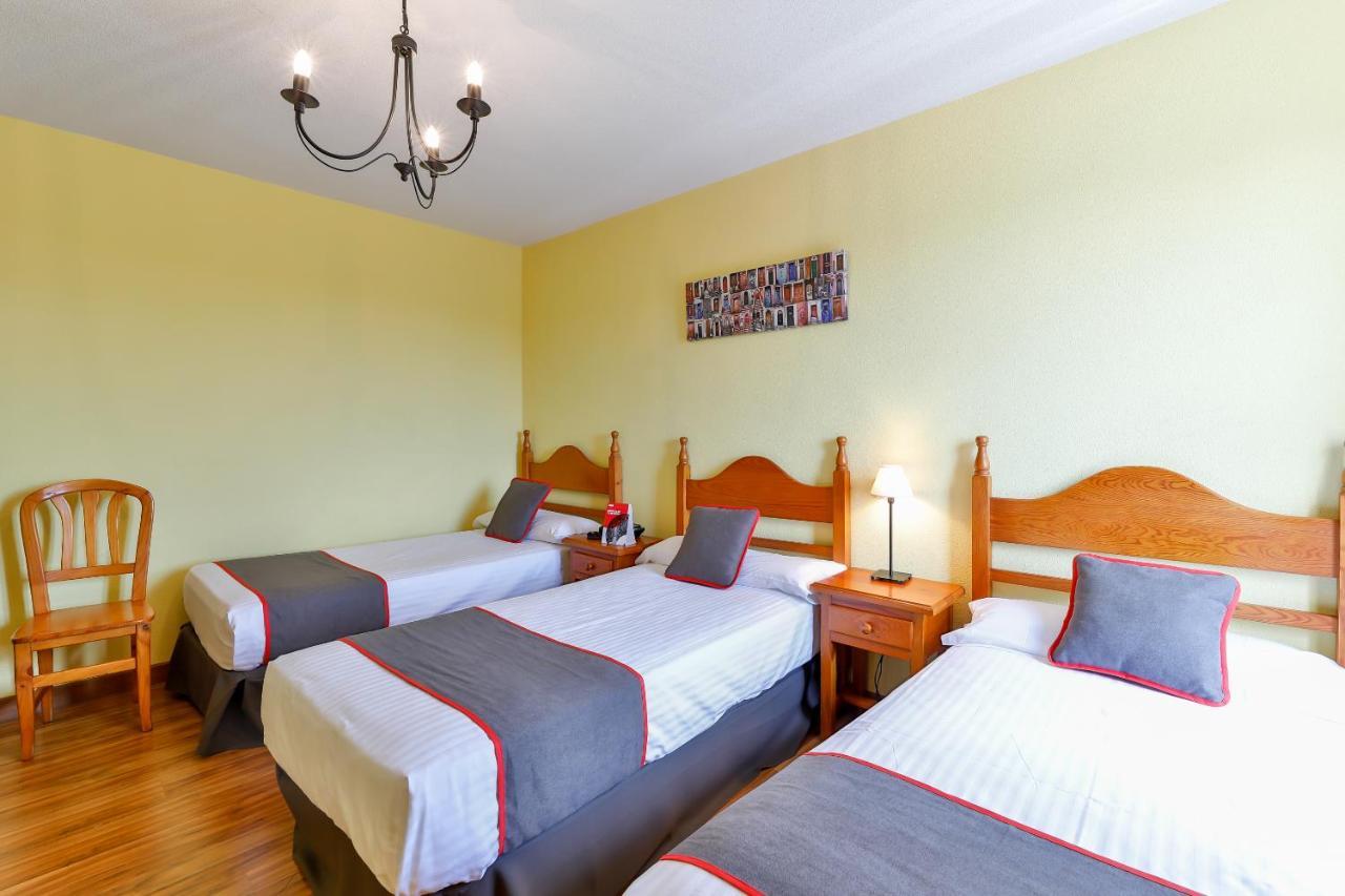 Hotel Mavi La Cabrera Bagian luar foto