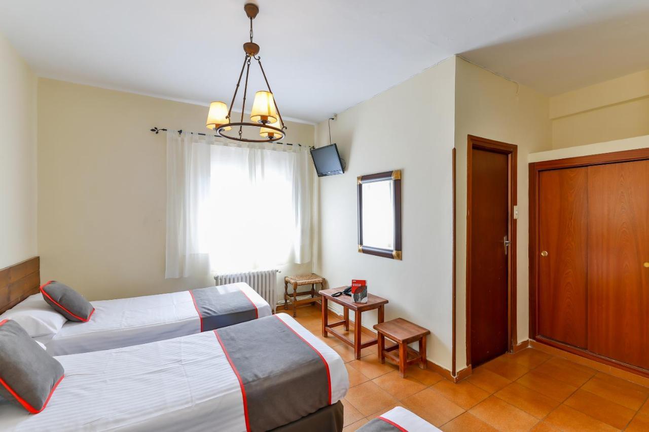 Hotel Mavi La Cabrera Bagian luar foto